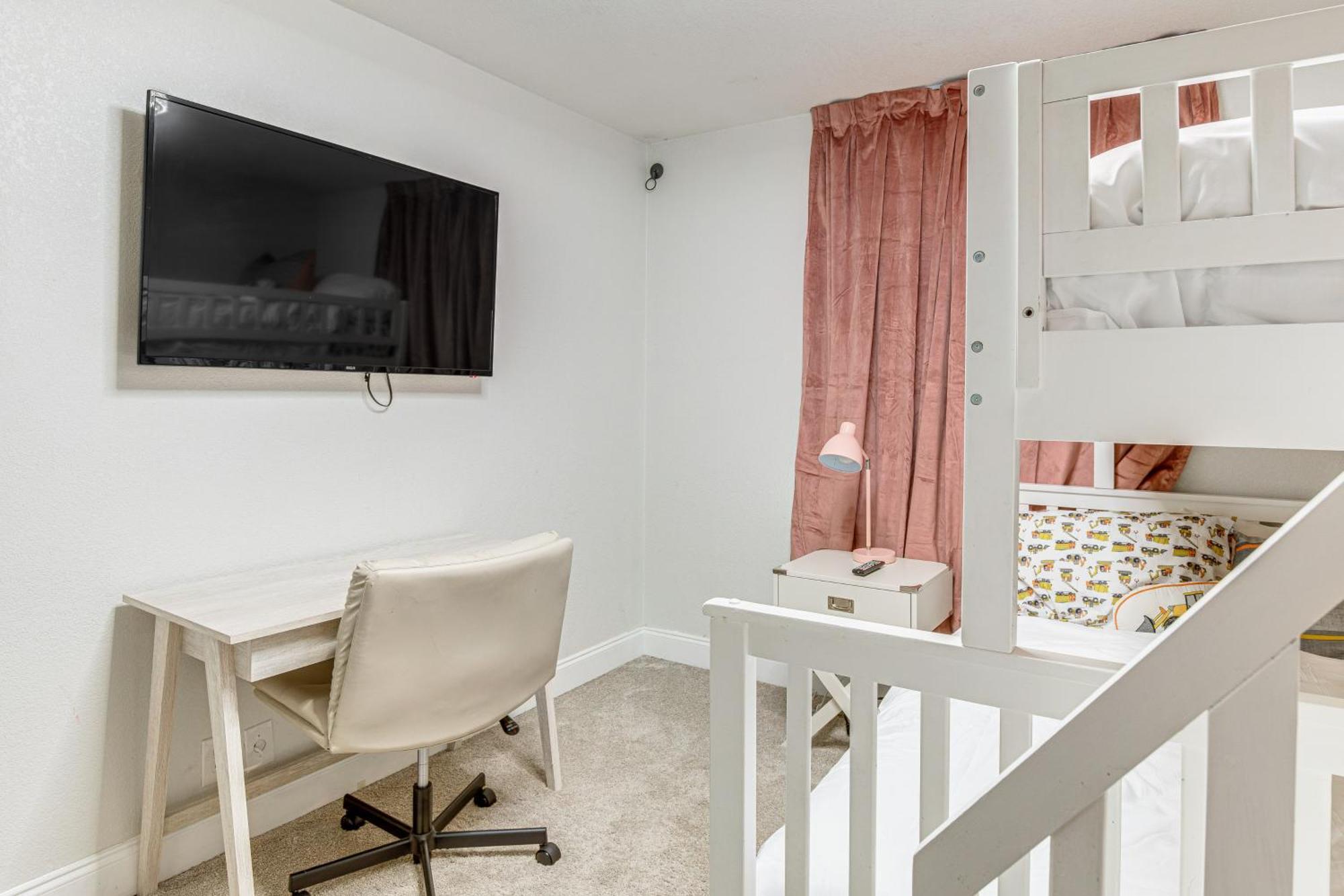 Arlington Family Retreat Home Gym, Patio And Yard Екстериор снимка
